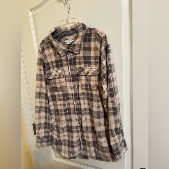 O'Neill Tops - O Neil Plaid Button-Up flannel jacket/Shirt/shacket